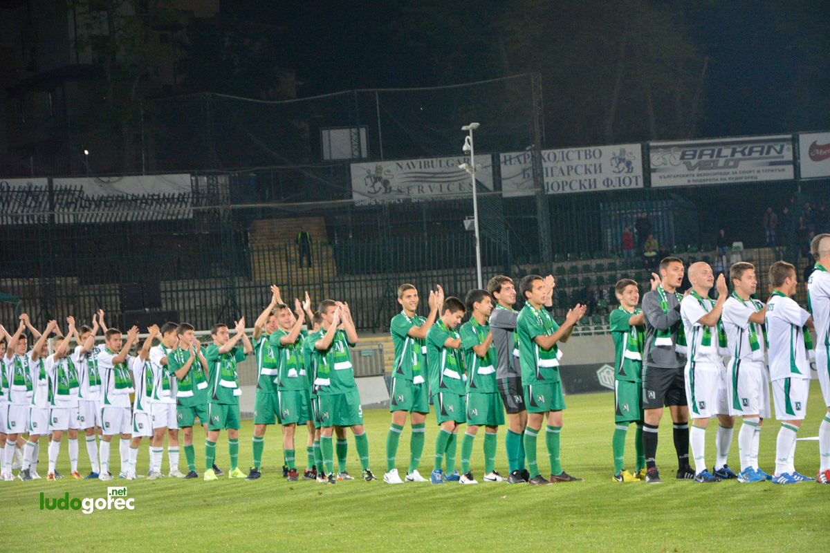 Награждаване на юношите за сезон 2013/14 | ДЮШ