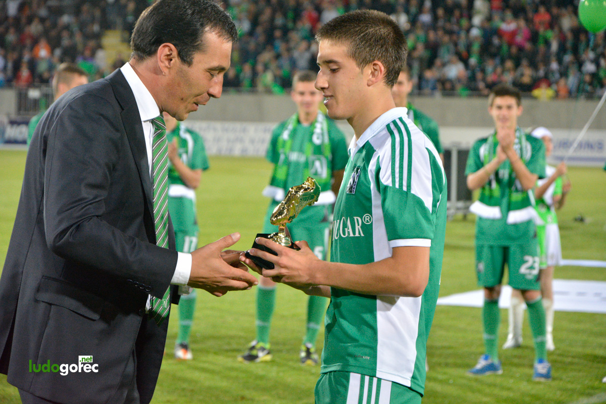 Награждаване на юношите за сезон 2013/14 | ДЮШ