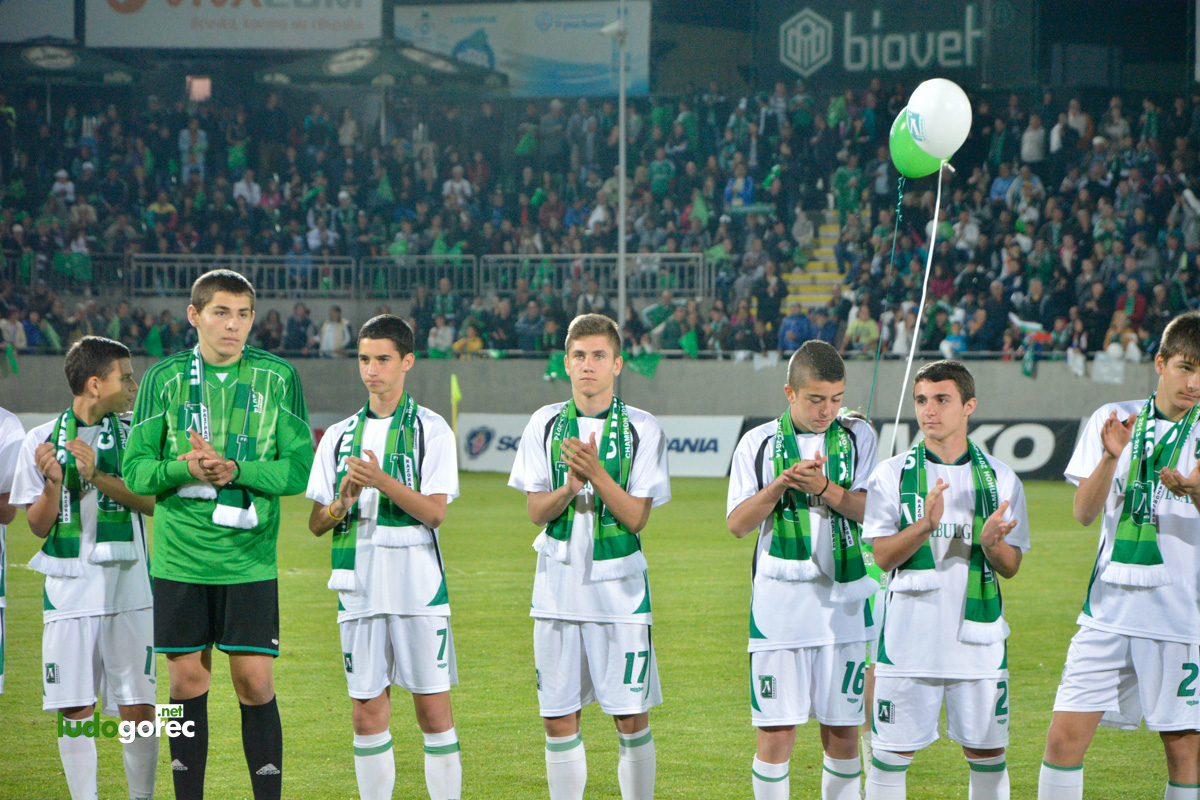 Награждаване на юношите за сезон 2013/14 | ДЮШ