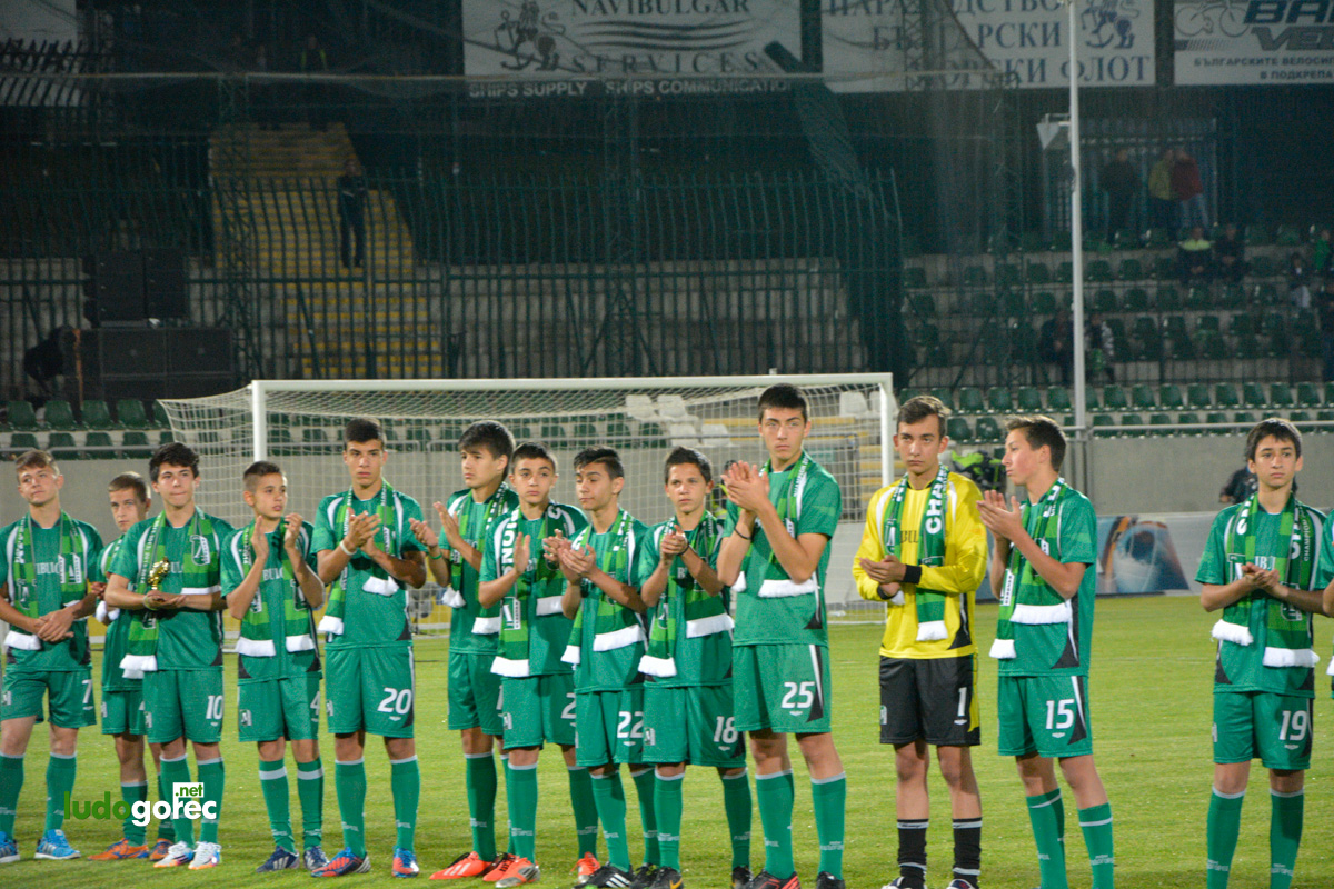 Награждаване на юношите за сезон 2013/14 | ДЮШ