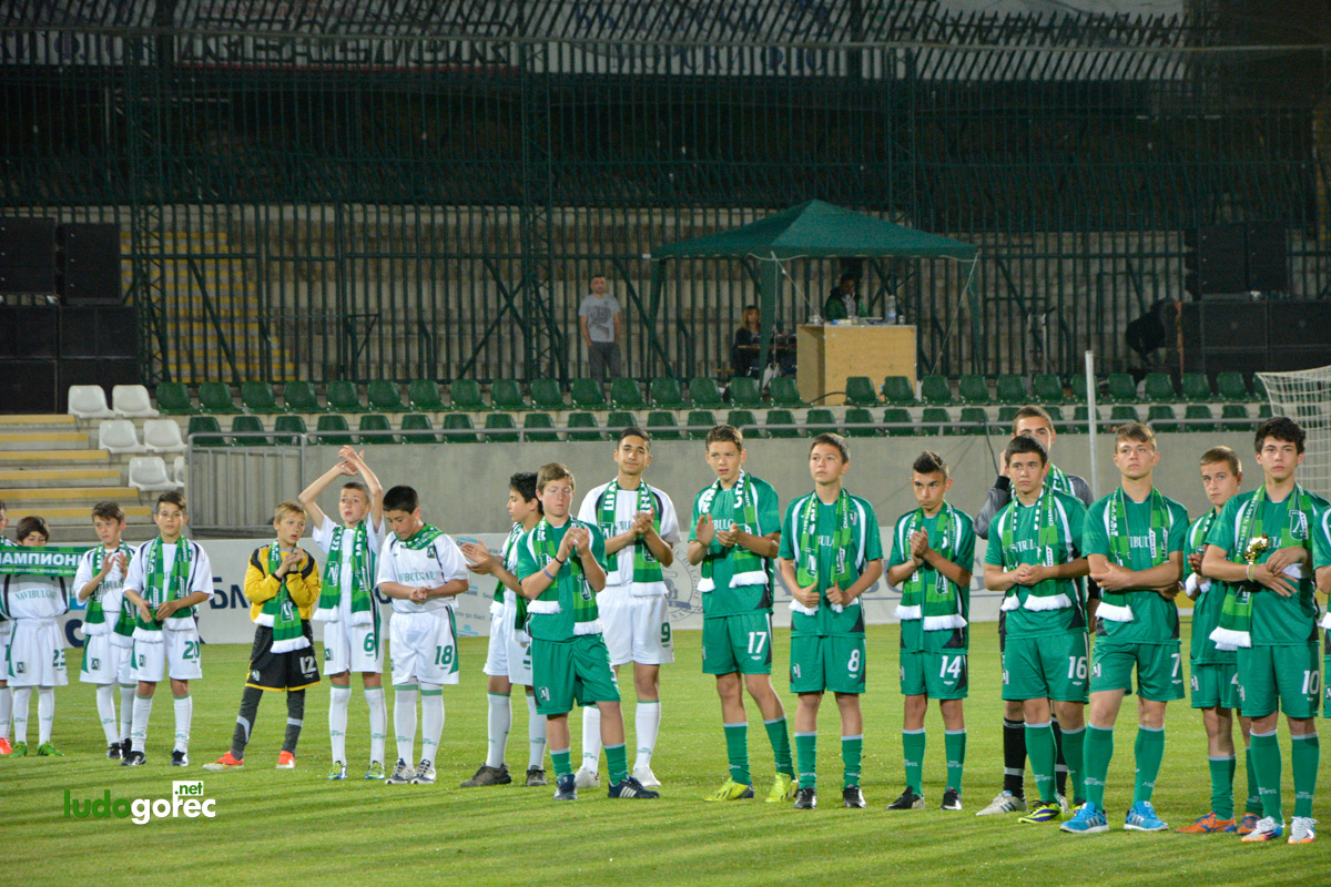 Награждаване на юношите за сезон 2013/14 | ДЮШ