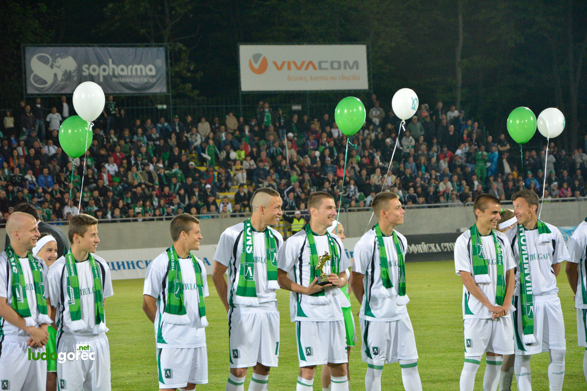 Награждаване на юношите за сезон 2013/14 | ДЮШ
