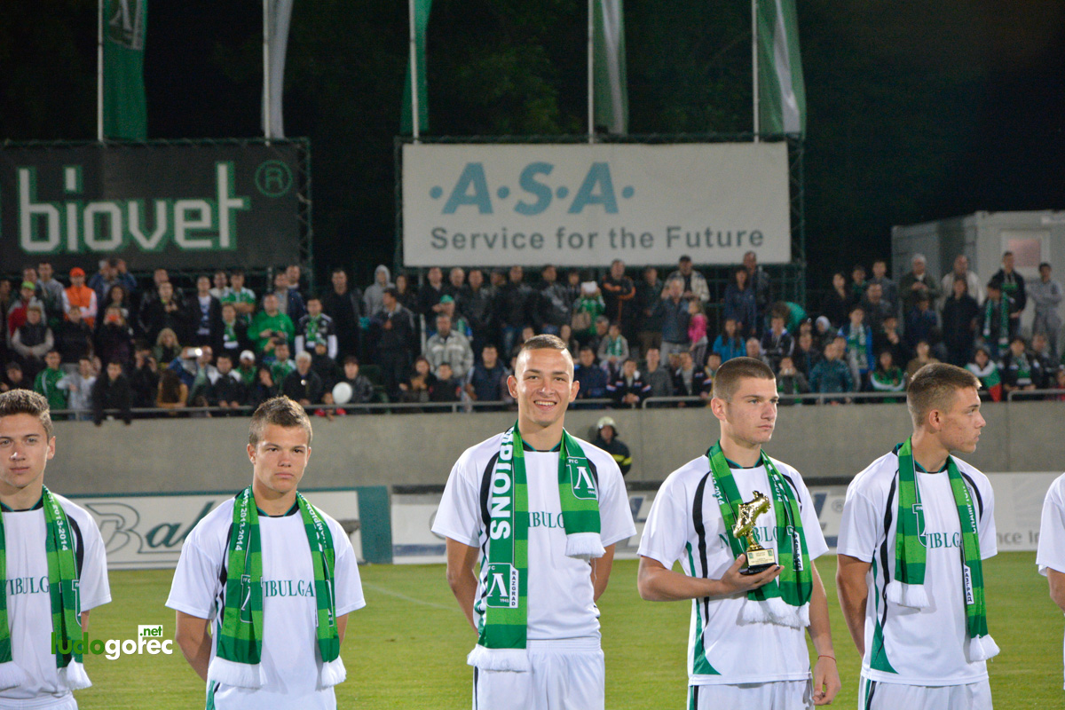 Награждаване на юношите за сезон 2013/14 | ДЮШ