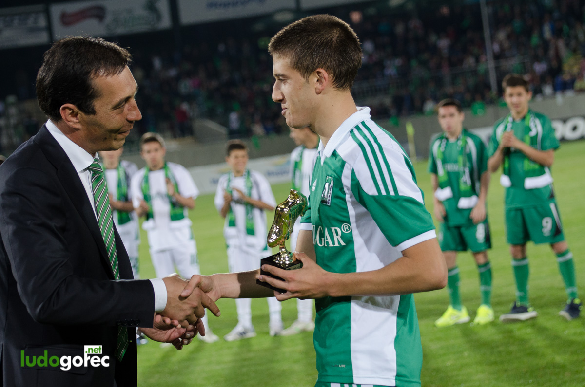 Награждаване на юношите за сезон 2013/14 | ДЮШ